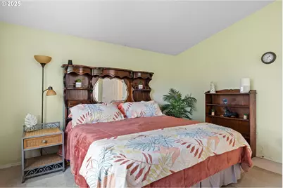 3010 SW Phyllis Dr, Gresham, OR 97080 - Photo 33