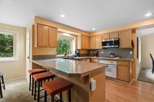 3010 SW Phyllis Dr, Gresham, OR 97080 - Photo 11