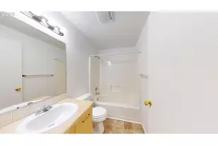 9615 SE Center Ct, Portland, OR 97266 - Photo 15