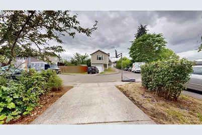 9615 SE Center Ct, Portland, OR 97266 - Photo 3