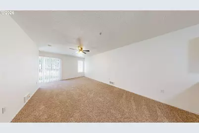 9615 SE Center Ct, Portland, OR 97266 - Photo 9