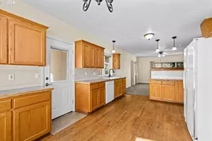 6540 B St, Springfield, OR 97478 - Photo 11