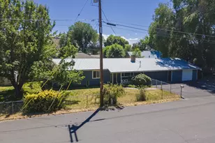 1670 SE Mountain View Dr, Prineville, OR 97754 - Photo 3