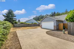 16822 SE Equestrian Way, Portland, OR 97236 - Photo 41