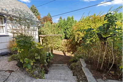 6826 SW 10th Ave, Portland, OR 97219 - Photo 41