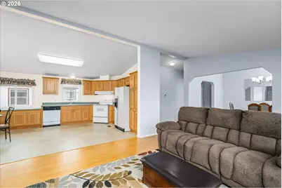 2569 Maia Loop, Springfield, OR 97477 - Photo 5