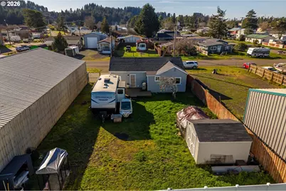 130 S 7th St, Lakeside, OR 97449 - Photo 33