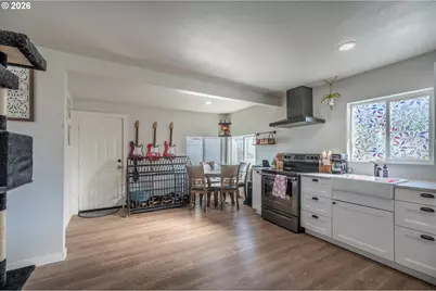 130 S 7th St, Lakeside, OR 97449 - Photo 9