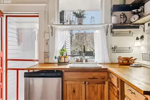 2058 NW Flanders St, Portland, OR 97209 - Photo 11