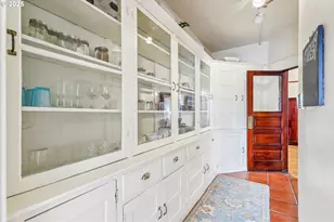 2058 NW Flanders St, Portland, OR 97209 - Photo 17