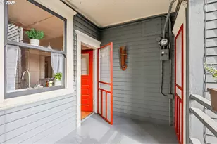 2058 NW Flanders St, Portland, OR 97209 - Photo 23