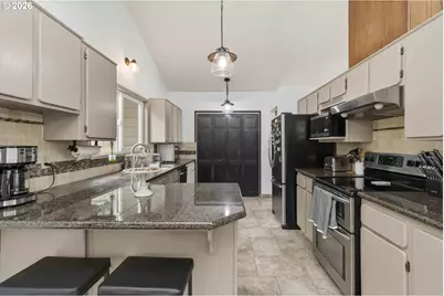 209 Curtis Dr, Longview, WA 98632 - Photo 15