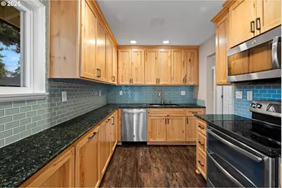 330 NE 190th Ave, Portland, OR 97230 - Photo 11