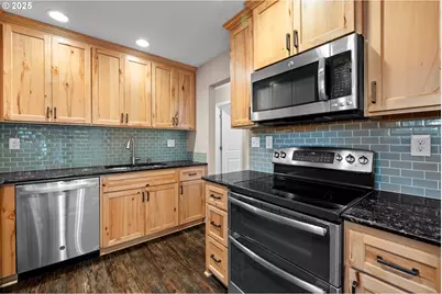 330 NE 190th Ave, Portland, OR 97230 - Photo 13