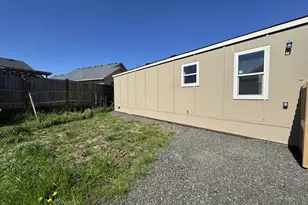 1085 W 1st Ave, Junction City, OR 97448 - Photo 15