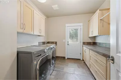 35512 Sunnyhill Ln, Pleasant Hill, OR 97455 - Photo 35