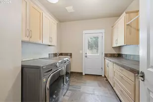 35512 Sunnyhill Ln, Pleasant Hill, OR 97455 - Photo 35