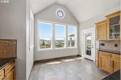 35512 Sunnyhill Ln, Pleasant Hill, OR 97455 - Photo 17