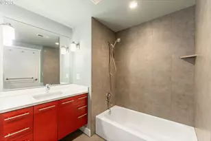 300 NW 8th Ave, Portland, OR 97209 - Photo 13