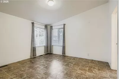 2111 Pippin St NE, Salem, OR 97305 - Photo 11