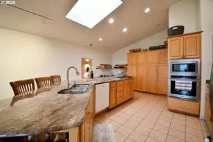 1356 SE Laurel Ct, Roseburg, OR 97470 - Photo 9