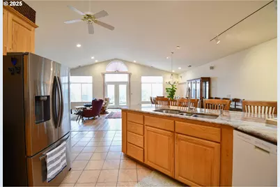 1356 SE Laurel Ct, Roseburg, OR 97470 - Photo 11