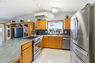 768 NE Main St, Willamina, OR 97396 - Photo 9