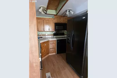 463 SE Gregory Dr, Winston, OR 97496 - Photo 5