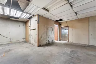 3403 NE Broadway St, Portland, OR 97232 - Photo 23
