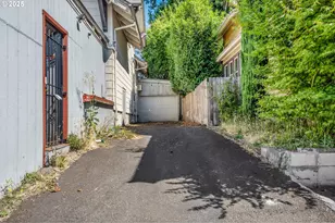 3403 NE Broadway St, Portland, OR 97232 - Photo 31