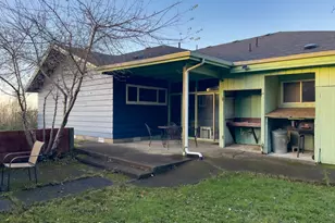 345 S Crestline Dr, Waldport, OR 97394 - Photo 19