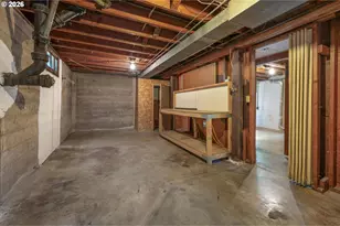6810 SW Canyon Crest Dr, Portland, OR 97225 - Photo 27