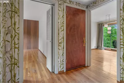 6810 SW Canyon Crest Dr, Portland, OR 97225 - Photo 17