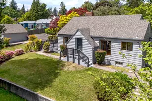 6810 SW Canyon Crest Dr, Portland, OR 97225 - Photo 35