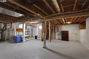 621 NE Ainsworth St, Portland, OR 97211 - Photo 23