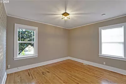 621 NE Ainsworth St, Portland, OR 97211 - Photo 15