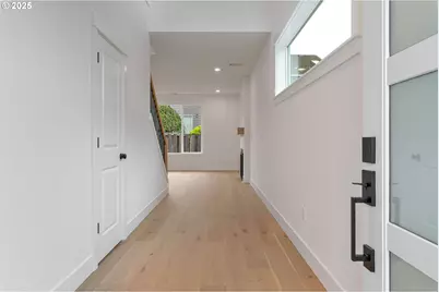 2263 SW Phyllis Pl, Gresham, OR 97080 - Photo 5