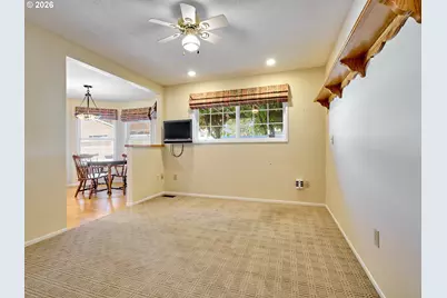2015 Camellia Way, Woodburn, OR 97071 - Photo 13