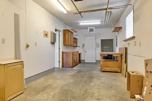 2015 Camellia Way, Woodburn, OR 97071 - Photo 27