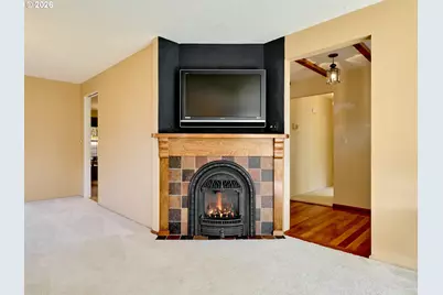 2015 Camellia Way, Woodburn, OR 97071 - Photo 7