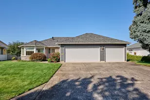 2015 Camellia Way, Woodburn, OR 97071 - Photo 29