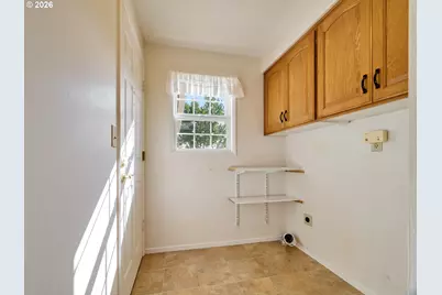 2015 Camellia Way, Woodburn, OR 97071 - Photo 23