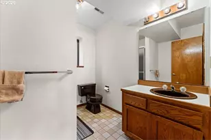17501 NE Clackamas St, Portland, OR 97230 - Photo 29