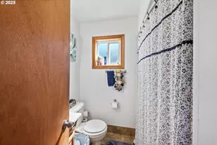 805 C St, Myrtle Point, OR 97458 - Photo 11