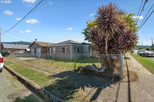 805 C St, Myrtle Point, OR 97458 - Photo 27