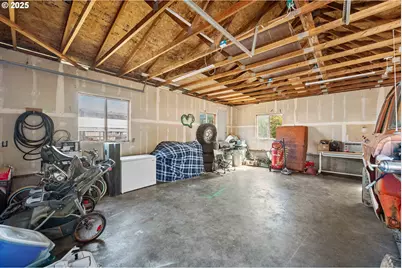 805 C St, Myrtle Point, OR 97458 - Photo 23