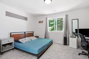 10045 SE Clinton St, Portland, OR 97266 - Photo 13