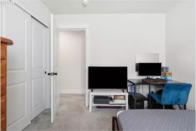 10045 SE Clinton St, Portland, OR 97266 - Photo 21