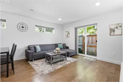 10045 SE Clinton St, Portland, OR 97266 - Photo 3