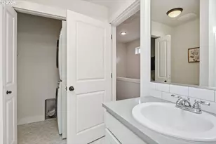 10045 SE Clinton St, Portland, OR 97266 - Photo 19